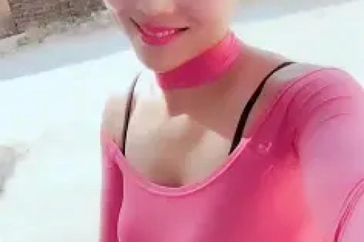 1天曝3大瓜！顶流女星签协议、约会激吻、知三当三各个炸裂